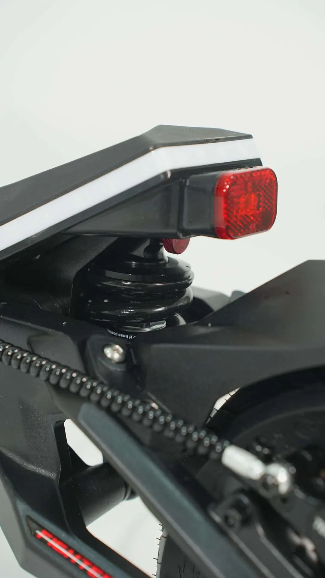 fighter_mini_rear_suspension_adjustable-scaled.webp