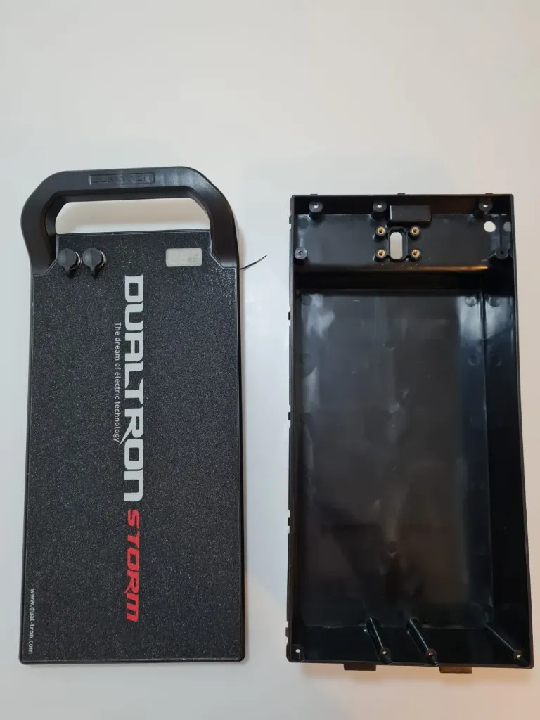 [02.105.00141] Battery cover for Dualtron Storm