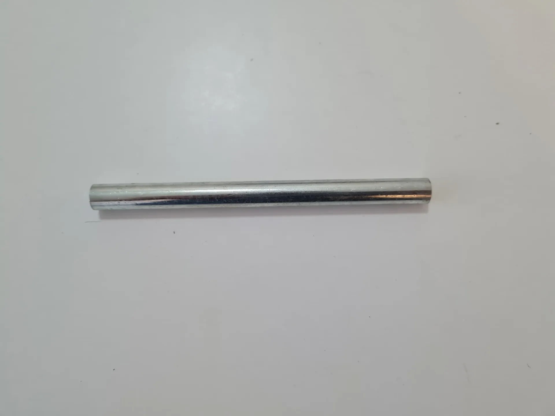 [SP-R-1-24] Speedway Leger rear suspension shaft