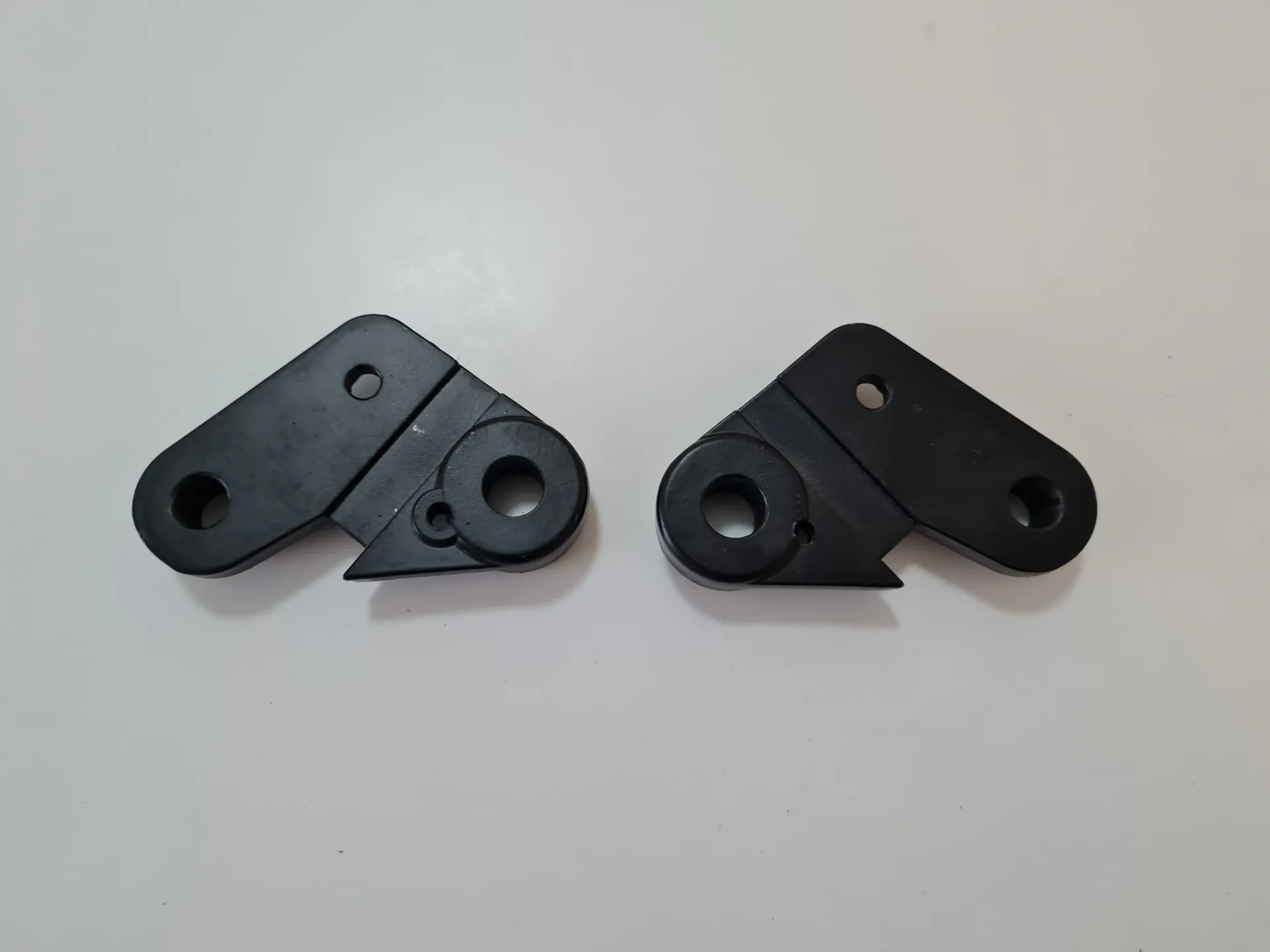 [SP-R-1-28-B] Speedway Leger Rear suspension mount (Black)