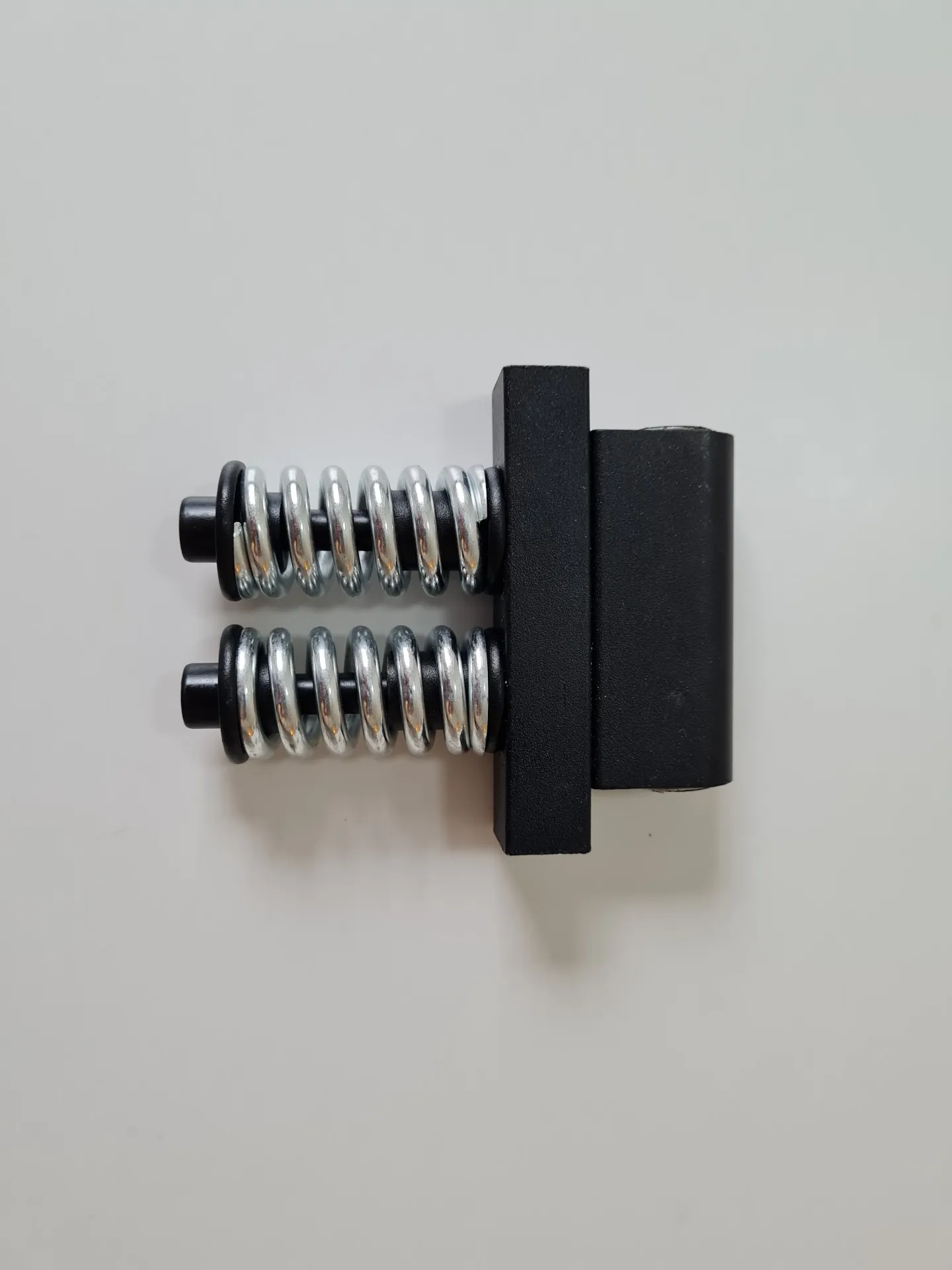 Mini 4 Pro rear suspension